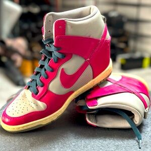 Nike Dunk Sky Hi, Size 10, Fuchsia.